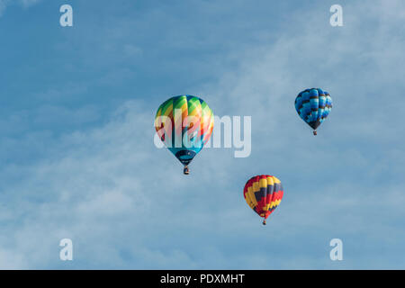 Bristol, Royaume-Uni, 11 août 2018. 108 montgolfières prendre pour le ciel au-dessus de Bristol à la première et probablement dernière messe ascension de la 40e élection manuelle Bristol Balloon Fiesta. Carolyn Eaton/ Alamy News Live Banque D'Images