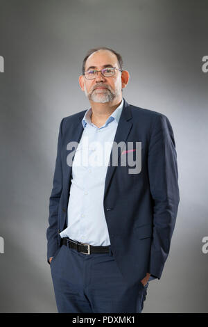 Edinburgh, Royaume-Uni. . Mark Muller Stuart, le Scottish QC et auteur, est un avocat qui se spécialise en droit international public, de conseiller les organismes internationaux sur les questions humanitaires et la résolution des conflits. en ce moment agit comme un conseiller senior pour le Département des affaires politiques des Nations Unies et l'Envoyé spécial des Nations Unies pour la Syrie. Photographié à l'Edinburgh International Book Festival, Ecosse, Royaume-Uni Photo par Gary Doak / Alamy Live News Crédit : GARY DOAK/Alamy Live News Banque D'Images