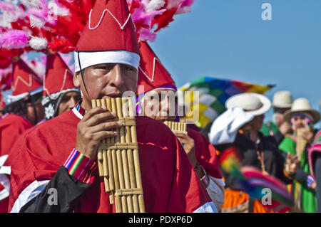 Sao Paulo, Brésil. Août 11, 2018. Les Boliviens de tous âges célébrer l'indépendance de la Bolivie au mémorial de l'Amérique latine à Sao Paulo. Credit : Cris Faga/ZUMA/Alamy Fil Live News Banque D'Images