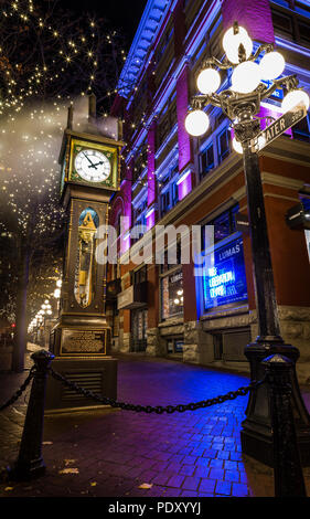 VANCOUVER, BC, CANADA - NOV 27, 2015 : la vieille horloge à vapeur dans la partie historique de Gastown. Banque D'Images