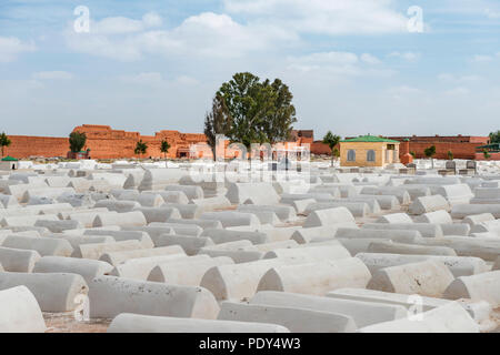 Tombes blanches typiques, vieux cimetière juif Miaara, Marrakech, Maroc Banque D'Images