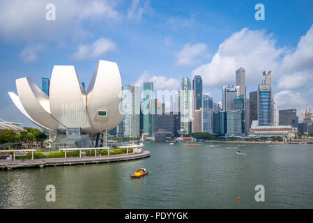 Singapour, Singapour - le 10 août 2018 : skyline de Singapour par le Marina Bay Banque D'Images