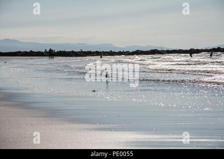 Scène de plage à Prestatyn, dans le Nord du Pays de Galles, Royaume-Uni. Banque D'Images