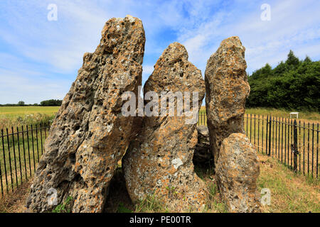 Le Whispering Knights, cercle de pierres de Rollright Stones, près de Chipping Norton, Oxfordshire, Angleterre. Banque D'Images