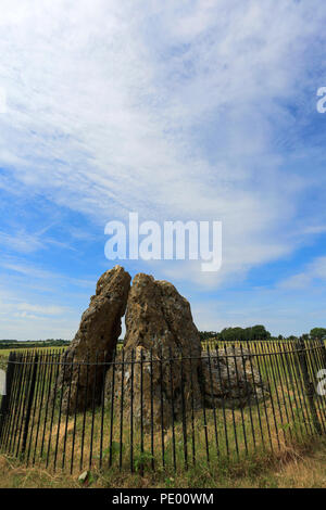 Le Whispering Knights, cercle de pierres de Rollright Stones, près de Chipping Norton, Oxfordshire, Angleterre. Banque D'Images