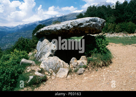 Dolmen de Tella. 4e millénaire avant J.-C.. Néolithique. Près De Tella, province de Huesca, Aragon, Espagne. Banque D'Images