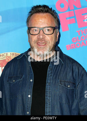 "Sur vos pieds : l'histoire d'Emilio et Gloria Estefan" Premiere lieu au Pantages Theatre à Hollywood, Californie. Avec : Tom Arnold Où : Los Angeles, California, United States Quand : 09 mai 2018 Credit : Adriana Barraza M./WENN.com Banque D'Images