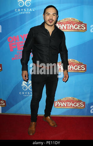 "Sur vos pieds : l'histoire d'Emilio et Gloria Estefan" Premiere lieu au Pantages Theatre à Hollywood, Californie. Avec : Gilbert Saldivar Où : Los Angeles, California, United States Quand : 09 mai 2018 Credit : Adriana Barraza M./WENN.com Banque D'Images