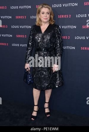 Catherine Deneuve 035 à l'exposition Louis Vuitton Série 2 à 1135 North Highland à Los Angeles. 5 février 2015Catherine Deneuve 035 cas à Hollywood Life - Californie, Red Carpet Event, USA, Cinéma, Célébrités, photographie, Bestof, Arts, Culture et divertissement, Célébrités, Mode Topix Meilleur de Hollywood, la vie, événement dans la vie d'Hollywood, Californie - Tapis rouge et en backstage, cinéma, télévision, célébrités, célébrités de la musique, Topix Bestof, Arts, Culture et divertissement, vertical, une seule personne, la photographie, la mode, pleine longueur, enquête 2015 tsuni@Gamma-USA.com , Cre Banque D'Images