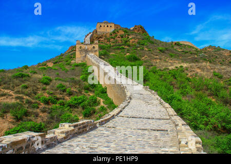 Jinshanling, Chine - probablement le plus célèbre en Chine, la Grande muraille s'étend sur environ 9.000 km Banque D'Images