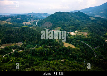 Civitella del Tronto, Abruzzes, est située près de Teramo et fait partie des "Borghi più belli d'Italia", une association de petits villages italiens de l'historique Banque D'Images