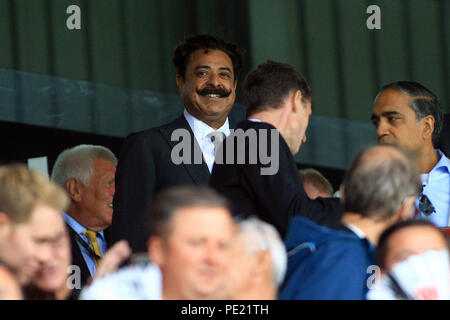 Londres, Royaume-Uni, 11 août 2018. Propriétaire de Fulham Shahid Khan regarde sur. Premier League, Fulham v Crystal Palace à Craven Cottage, à Londres, le samedi 11 août 2018. Cette image ne peut être utilisé qu'à des fins rédactionnelles. Usage éditorial uniquement, licence requise pour un usage commercial. Aucune utilisation de pari, de jeux ou d'un seul club/ligue/dvd publications. pic par Steffan Bowen/Andrew Orchard la photographie de sport/Alamy live news Banque D'Images