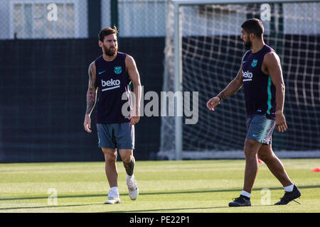 De Leo Messi argentine et Luis Suarez en provenance de l'Uruguay au cours de la session de formation du FC Barcelone avant que le jeu espagnol Supercopa contre FC Séville à Tanger. À Ciutat Esportiva Joan Gamper, Barcelone le 11 août de 2018. Août 11, 2018. Credit : AFP7/ZUMA/Alamy Fil Live News Banque D'Images