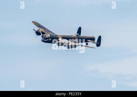 Blackpool, Lancashire, Royaume-Uni 11 août 2018 Battle of Britain Memorial Lancaster Vols battant le premier jour des deux jours de mer air show Banque D'Images