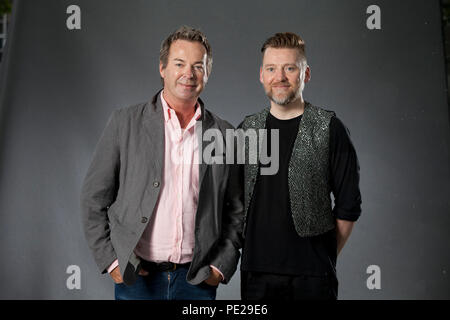 Edinburgh, Royaume-Uni. 12 août, 2018. Julian Clary (à gauche), le comédien et romancier anglais avec David Roberts, l'illustrateur. Photographié à l'Edinburgh International Book Festival. Edimbourg, Ecosse. Photo par Gary Doak / Alamy Live News Banque D'Images