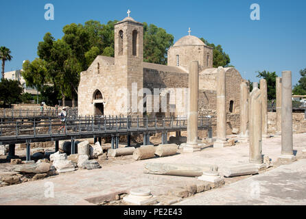 Ancienne sainte église chrétienne orthodoxe d'Ayia Kyriaki Chrysopolitissa à la ville de Paphos à Chypre. Banque D'Images