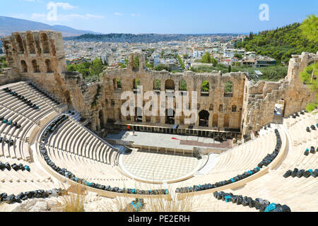 Athènes, Grèce - 18 juillet 2018 : théâtre antique dans une journée d'été dans l'Acropole. L'Odéon d'Hérode Atticus, sur le versant sud de l'Acropole Banque D'Images