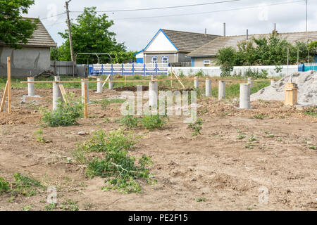 Fondation sur pieux. Une série de photo de construire des maisons. Banque D'Images