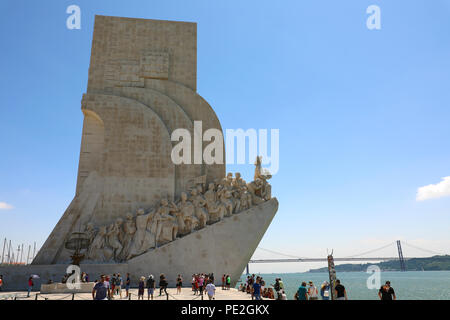 Belém, Portugal - 25 juin 2018 : les touristes visitant Monument des Découvertes à Belém, Lisbonne, Portugal Banque D'Images