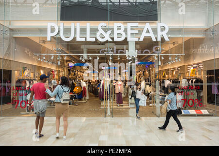 Tirer l'ours & store, le centre commercial de Westfield, Ariel Way, White City, London, W12, UK Banque D'Images