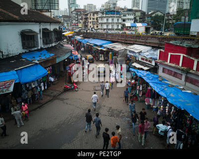 Grant road et frere du trafic et de la scène du marché, Mumbai, Inde Banque D'Images