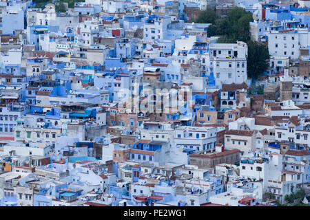 Chefchaouen (Chaouen) est une ville du Maroc a noté pour ses immeubles dans les tons de bleu. Banque D'Images