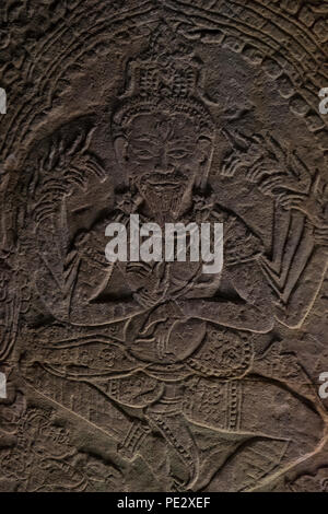 Mur de pierre sculptures de Preah Khan Temple dans le complexe du temple d'Angkor Wat près de Siem Reap, Cambodge Banque D'Images