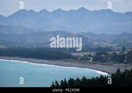 La vue depuis le chemin menant à Kaikoura Lookout dans l'île Sud de la Nouvelle-Zélande Banque D'Images