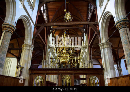 Vue de l'intérieur de l'ancienne église ou Oude Kerk à Amsterdam, Pays-Bas Banque D'Images