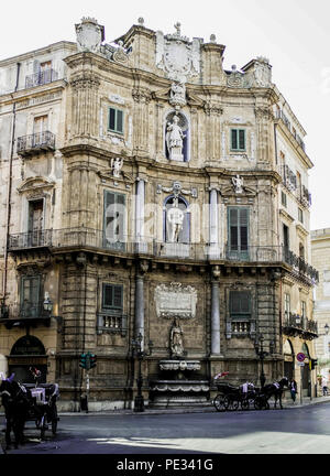 Avis de Quattro Canti, une place baroque de Palerme, Italie.2013 Banque D'Images