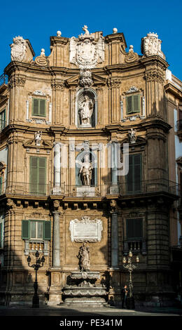 Avis de Quattro Canti, une place baroque de Palerme, Italie.2013 Banque D'Images