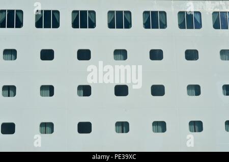 Gros plan d'un grand bateau de croisière Zenith Princess à Venise - terminal Venezia Passeggeri ou terminal de croisière de Venise, Venise, Italie, Europe Banque D'Images