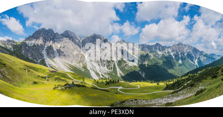 Scène de montagne des montagnes de l'Kalkkogel Schlick à Kreuzjoch près de Fulpmes ville-village de la vallée du Stubaital du Tyrol en Autriche Banque D'Images