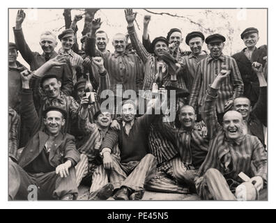 LIBÉRATION DE DACHAU prisonniers polonais dans le camp de concentration de Dachau, certains en uniforme rayé célébrant leur libération lorsque les soldats alliés ont libéré le camp de 29 avril 1945, Dachau a été remis à Brig. Le général Henning Linden de la Division d'infanterie de l'armée américaine de 42nd par Untersturmführer osier. Pendant la Seconde Guerre mondiale, le général de l'armée Dwight D. Eisenhower a publié un communiqué concernant la capture du camp de concentration de Dachau: "Nos forces ont libéré et moppé le tristement célèbre camp de concentration de Dachau. Environ 32 000 prisonniers ont été libérés; 300 gardes de camp SS ont été rapidement neutralisés. Banque D'Images