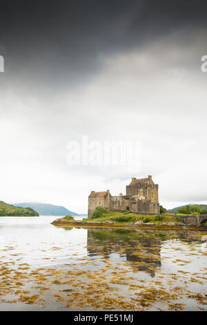 Eileen Donan Castle sur les rives du Loch Duich, Le Loch Long et du Loch Alsh. Banque D'Images
