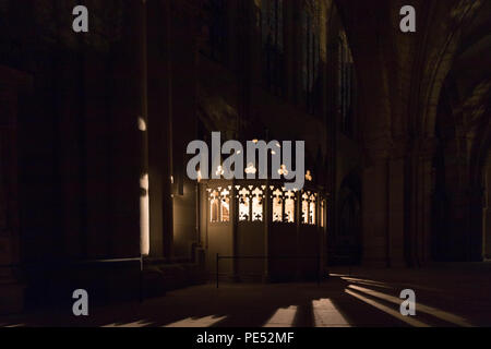 Magdeburg, Allemagne - le 9 juin 2018 : vue de la nuit du 16 chapelle recto verso avec les statues de Editha et Otto dans la cathédrale de Magdebourg, en Allemagne. Banque D'Images