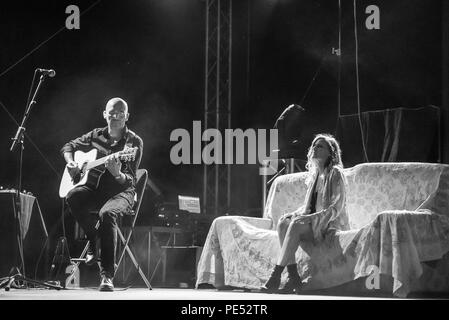 Bergame, Italie. 23er juillet 2017. La chanteuse Italienne Irene Grandi en prestation au festival Rock sul Serio. Brambilla Simone Photography Live News Banque D'Images