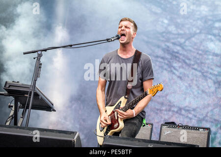 Norvège, Oslo - Août 09, 2018. Le groupe de rock alternatif britannique Wolf Alice effectue un concert live au cours de la fête de la musique 2018 Øyafestivalen norvégien à Oslo. Chanteur et musicien ici Joff Oddie est vu sur scène. (Photo crédit : Gonzales Photo - Terje Dokken). Banque D'Images