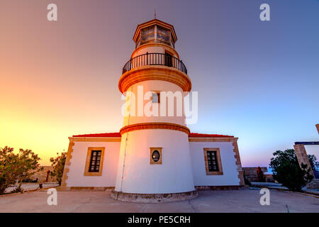 Le phare sur l'île de Gavdos au coucher du soleil, Crète, Grèce. Banque D'Images