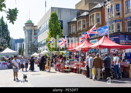 La rue du marché, Ilford High Road, Ilford, région de Redbridge, Greater London, Angleterre, Royaume-Uni Banque D'Images