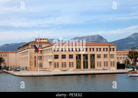 Préfecture maritime de la Méditerranée bâtiment étant le représentant de l'Etat en mer à Toulon sur le port, au sud-est de la France Banque D'Images