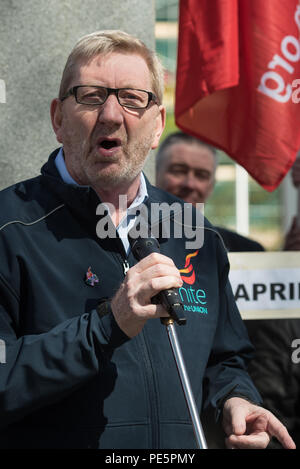 Tower Hill, Londres, Royaume-Uni. 28 avril 2016. Shadow chancellor John McDonnell avec Unite, Len McCluskey, Secrétaire général de prendre part cette année' Banque D'Images