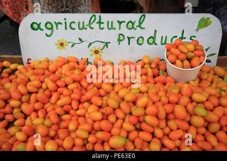 Fruits Kumquat traditionnel au marché de la vieille ville de Corfou, Corfou, Grèce, Europe Banque D'Images