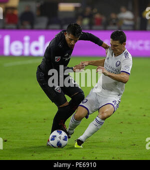 12 août 2018 : D.C. United Terrain # 22 Asad Yamil tente d'obtenir la balle loin de Orlando City SC Johnson au poste no 4 sera au cours d'un match de soccer MLS entre le D.C. United et de l'Orlando City SC au champ d'Audi à Washington DC. Justin Cooper/CSM Banque D'Images