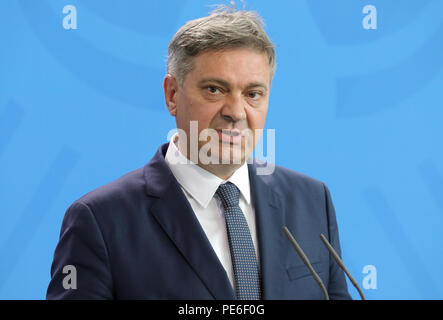 Berlin, Allemagne. Août 13, 2018. Le Président du Conseil des ministres de Bosnie et Herzégovine, Denis Zvizdic, donne une conférence de presse conjointe avec la Chancelière Merkel. Credit : Wolfgang Kumm/dpa/Alamy Live News Banque D'Images