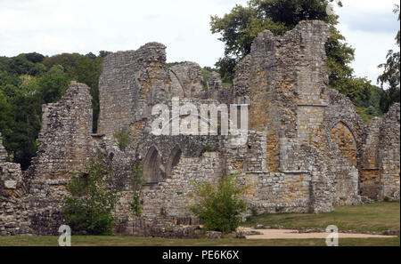 Les ruines de l'abbaye de Bayham datant du xiiie au xve siècle. Peu de Bayham, Tunbridge Wells, Kent, UK. Banque D'Images