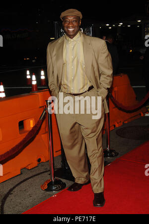 Michael Clarke Duncan arrivant à la Sin City Premiere à l'échelle nationale Mann Theatre de Los Angeles. 28 mars 2005.DuncanMichaelClarke111 Red Carpet Event, Vertical, USA, Cinéma, Célébrités, photographie, Bestof, Arts, Culture et divertissement, Célébrités Topix fashion / Vertical, Best of, événement dans la vie d'Hollywood, Californie - Tapis rouge et en backstage, USA, Cinéma, Célébrités, cinéma, télévision, Célébrités célébrités musique, photographie, Arts et culture, Bestof, divertissement, Topix, vertical, une seule personne, à partir de l'année 2005 tsuni@Gamma-USA.com , enquête, la mode - F Banque D'Images