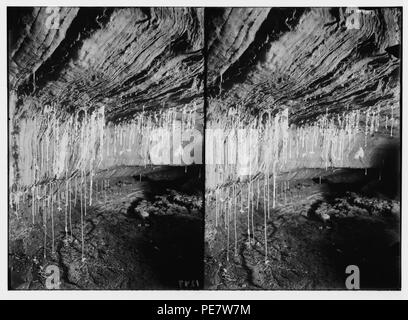 Autour de la Mer Morte. Stalactites dans la grotte de sel (Djebel Usdum) Banque D'Images