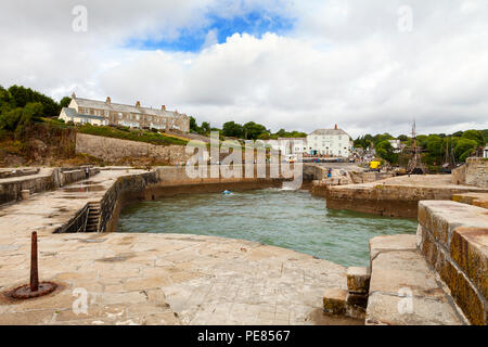 Port de Charlestown, vue du port de Charlestown, Cornwall murs Banque D'Images