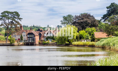 Beaulieu village et rivière dans le nouvel espace forestier de Hampshire j Banque D'Images